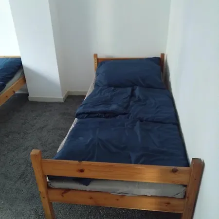 Tanie Pokoj Nr 3 1-4 Osobowy Z Lazienka Na Korytarzu Apartament *