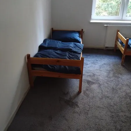 Tanie Pokoj Nr 3 1-4 Osobowy Z Lazienka Na Korytarzu